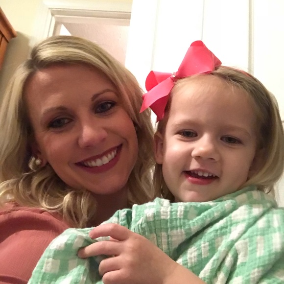 Meet your Posher, Lauren - Picture 1 of 1